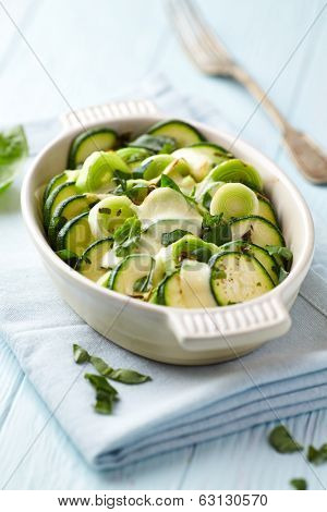 Oven-Baked Zucchini with Mozzarella and Leek