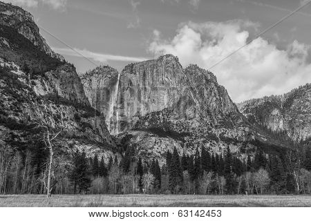 Yosemite Valley And Upper Yosemite Falls