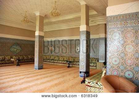 Uvnitř tradiční arabské dům