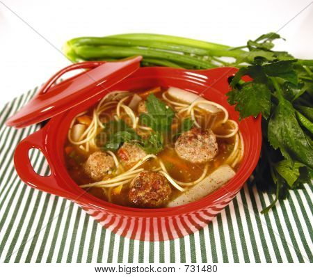 Sopa de albondigas