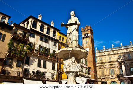 Piazza dante Verona
