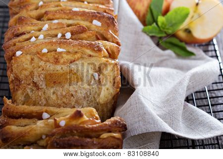 Cinnamon apple pull apart bread