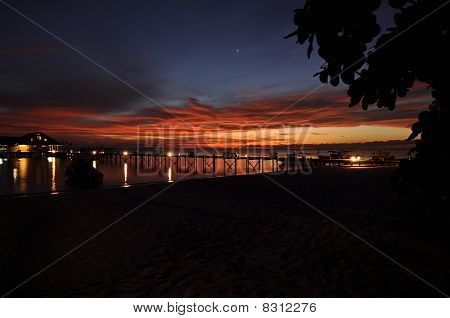 Solnedgang Over havet