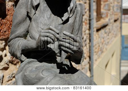 Knitter Monument To Crete Greece