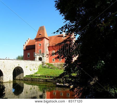 Belo castelo de Checa