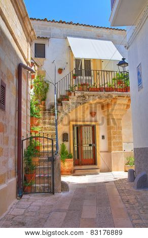 Alleyway. Laterza. Puglia. Italy.
