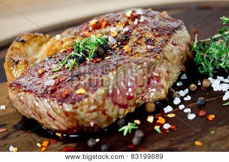 Steak with thyme