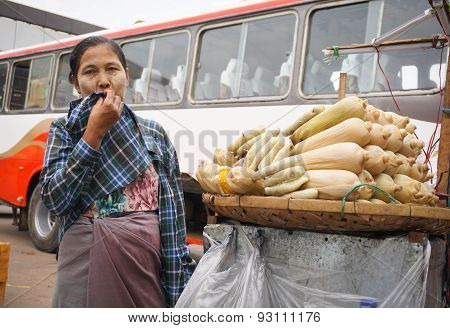 Burmese Women Selling Foods At Bogyoke Market