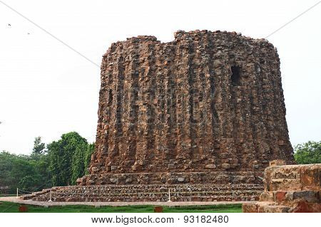 Qutb Minar 2nd tallest minar in Delhi