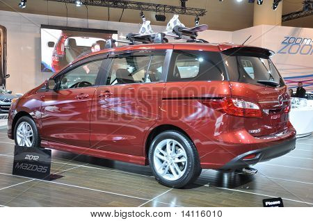 Mazda5 maastoauto