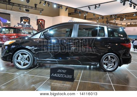 Mazda5 maastoauto