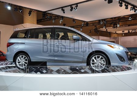 Mazda5 maastoauto