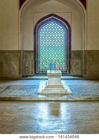 Inside Humayuns Tomb With Marble Tomb