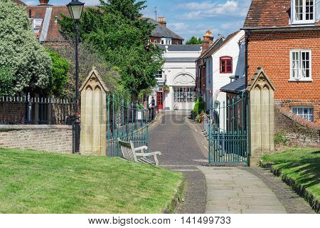 Farnham/UK. 6th August 2016. The lanes and streets around the town centre of Farnham on a warm August day.