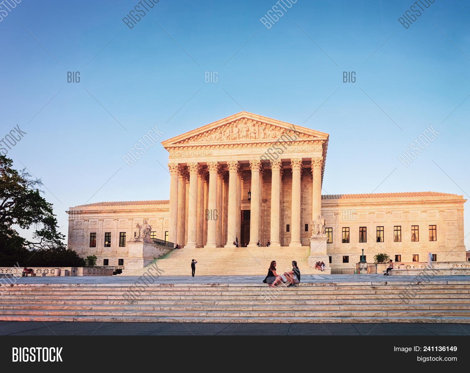 when was the supreme court built