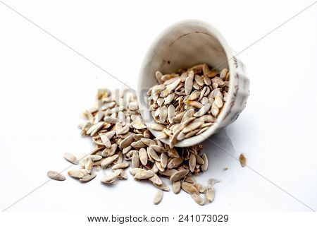 Edible Dried Raw Organic Seeds Of Musk Melon Or Cantaloupe Or Tati Or Honeydew  Isolated On White.