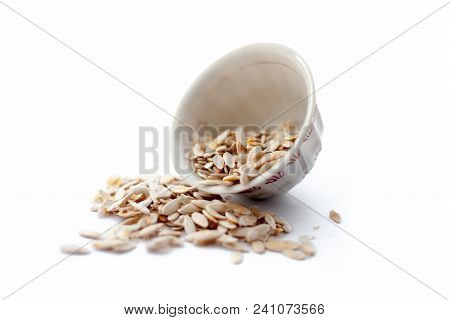 Edible Dried Raw Organic Seeds Of Musk Melon Or Cantaloupe Or Tati Or Honeydew  Isolated On White.