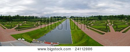 Jardín del Estado Palacio de congresos en Strelna