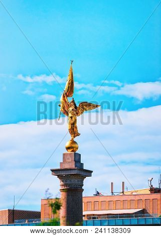 First Division Monument Is Located In The Us Capital, Washington D.c. The Statue Is Dedicated To Tho