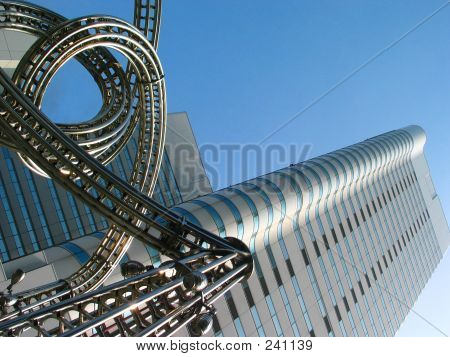 Yokohama Building avec l'acier inoxydable