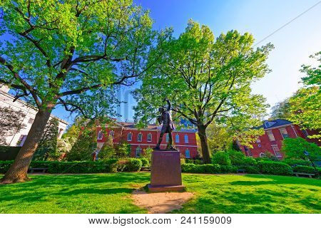 Philadelphia, Usa - May 4, 2015: The Signer Statue In Signers Park In The Old City In Philadelphia, 