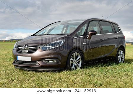 Lisnice, Czech Republic - October 20, 2016: Opel Zafira In Lisnice, Czech Republic, October 20, 2016