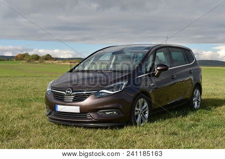 Lisnice, Czech Republic - October 20, 2016: Opel Zafira In Lisnice, Czech Republic, October 20, 2016