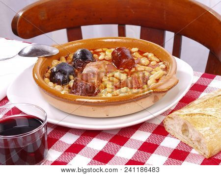 Fabada Asturiana
Traditional Spanish Meal Native From Asturias Region. Made With White Beans, Red Sp