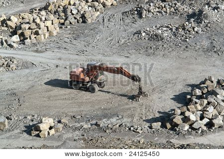 Hvilende stenbrud Digger og sten