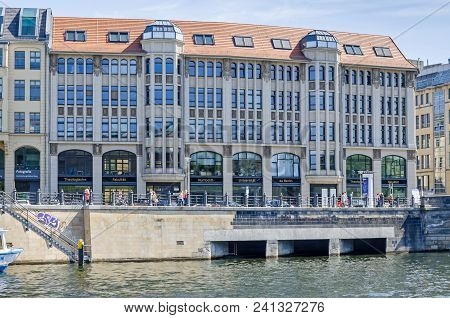 Berlin, Germany - April 22, 2018: Eastern Shore Of The River Spree Spreeufer With The Building Of Th