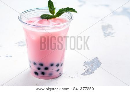 Refreshing Homemade Iced Milky Bubble Tea With Tapioca Pearls. Strawberry And Raspberry Bubble Tea O