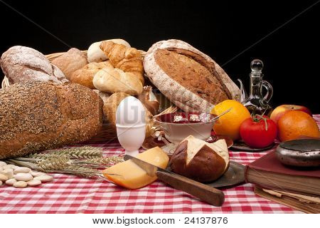 Old Fashioned pranzo con pane e focacce