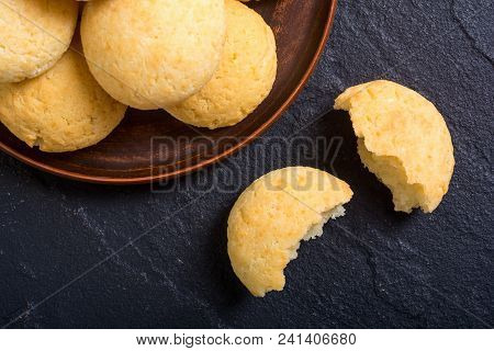 Homemade Brazilian Cheese Buns ( Pao De Queijo )