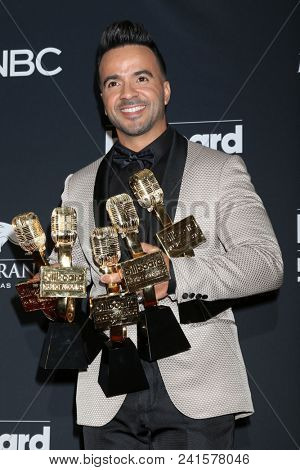 LAS VEGAS - MAY 20:  Luis Fonsi at the 2018 Billboard Music Awards at MGM Grand Garden Arena on May 20, 2018 in Las Vegas, NV