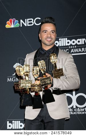 LAS VEGAS - MAY 20:  Luis Fonsi at the 2018 Billboard Music Awards at MGM Grand Garden Arena on May 20, 2018 in Las Vegas, NV