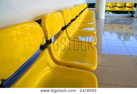 Gele Plastic stoelen