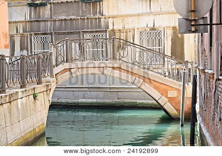 Ponte vecchio a Venezia