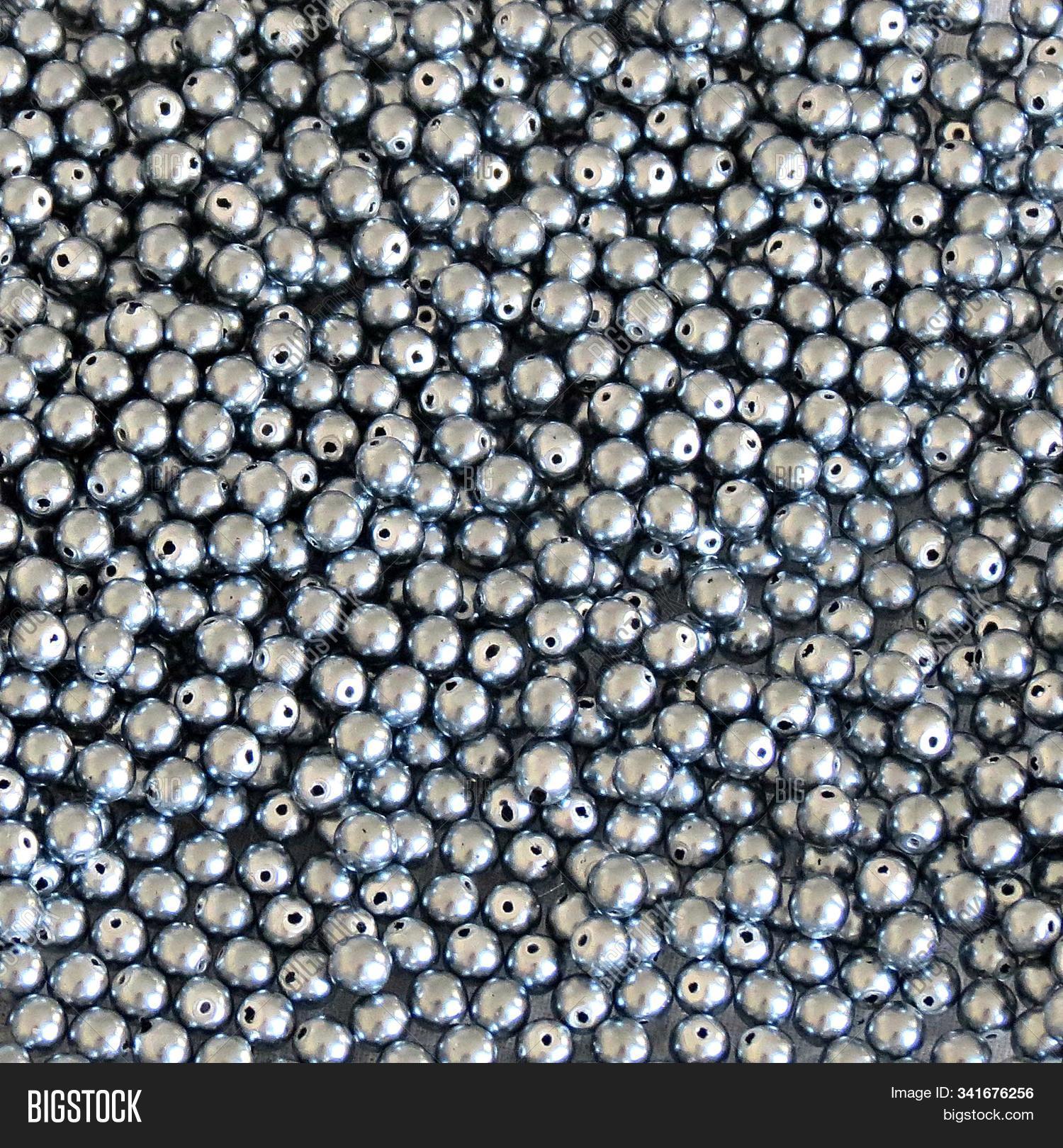 Imagen y foto Gray Glass Beads (prueba gratis) Bigstock