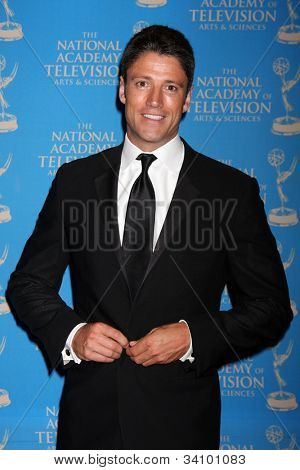 LOS ANGELES - JUN 17: James Scott przybywa na 2012 dzień Creative Emmy Awards w Westin Bonave
