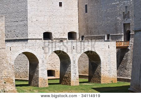Slott av Barletta. Puglia. Italien.