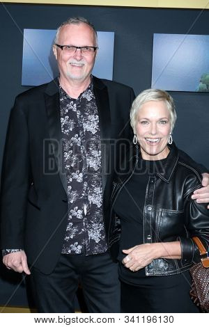 LOS ANGELES - DEC 18:  Lee Smith, Kimberly Smith at the 
