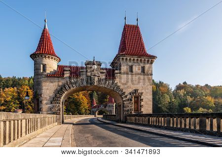 Autumn At The Dam Les Kralovstvi Near Dvur Kralove Nad Labem