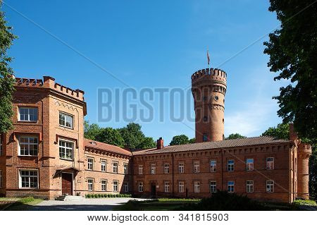 Raudone, Lithuania - June 9, 2018: The Tower Of Raudone Castle, Historical Residential Castle Of The