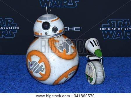 LOS ANGELES - DEC 16:  BB8 and D-0 arrives for the ÃStar Wars: The Rise of SkywalkerÃ Premiere on December 16, 2019 in Hollywood, CA                