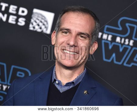 LOS ANGELES - DEC 16:  Eric Garcetti arrives for the ÃStar Wars: The Rise of SkywalkerÃ Premiere on December 16, 2019 in Hollywood, CA                