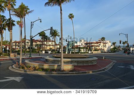 Santa Barbara, California - May 18, 2019: Dolphin Fountain At Intersection State And Cabrillo Street