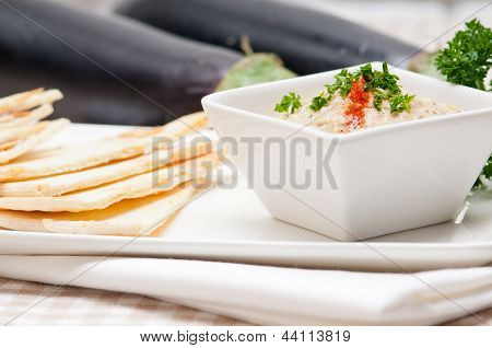 Moutabal Baba Ghanoush bakłażan Dip