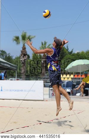 Izmir, Turkey - July 08, 2021: Ukraine (boiko And Bublyk) Vs Russia (komissarenko And Rukhmanov) Poo