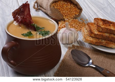 pea soup with smoked ribs