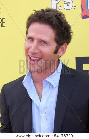 LOS ANGELES - NOV 17:  Mark Feuerstein at the P.S. Arts Express Yourself 2013 at Barker Hanger on November 17, 2013 in Santa Monica, CA